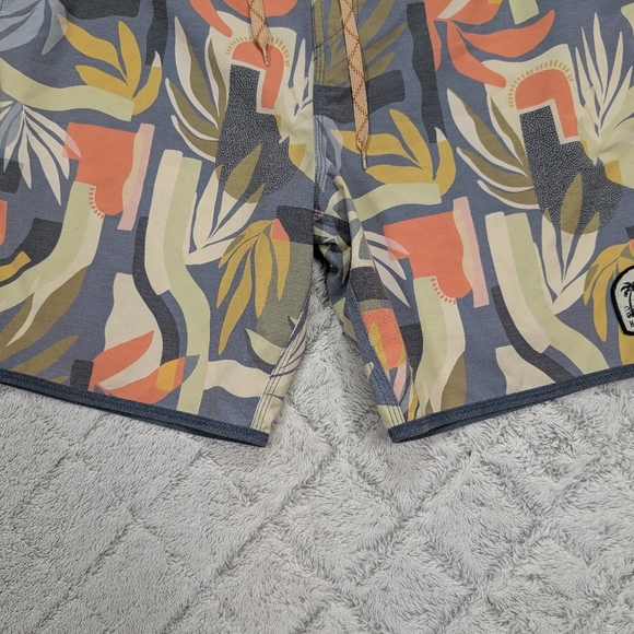 Howler Brothers Shorts Mens 38 Blue Green Tropical Bruja Boardshorts 8.5” - Picture 3 of 8